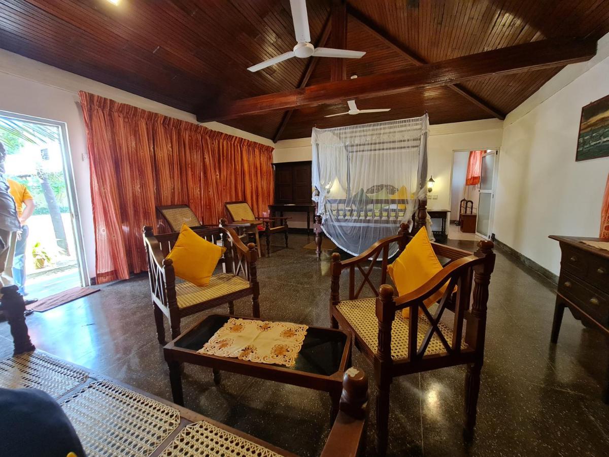 Star Beach Guest House Негомбо Екстер'єр фото