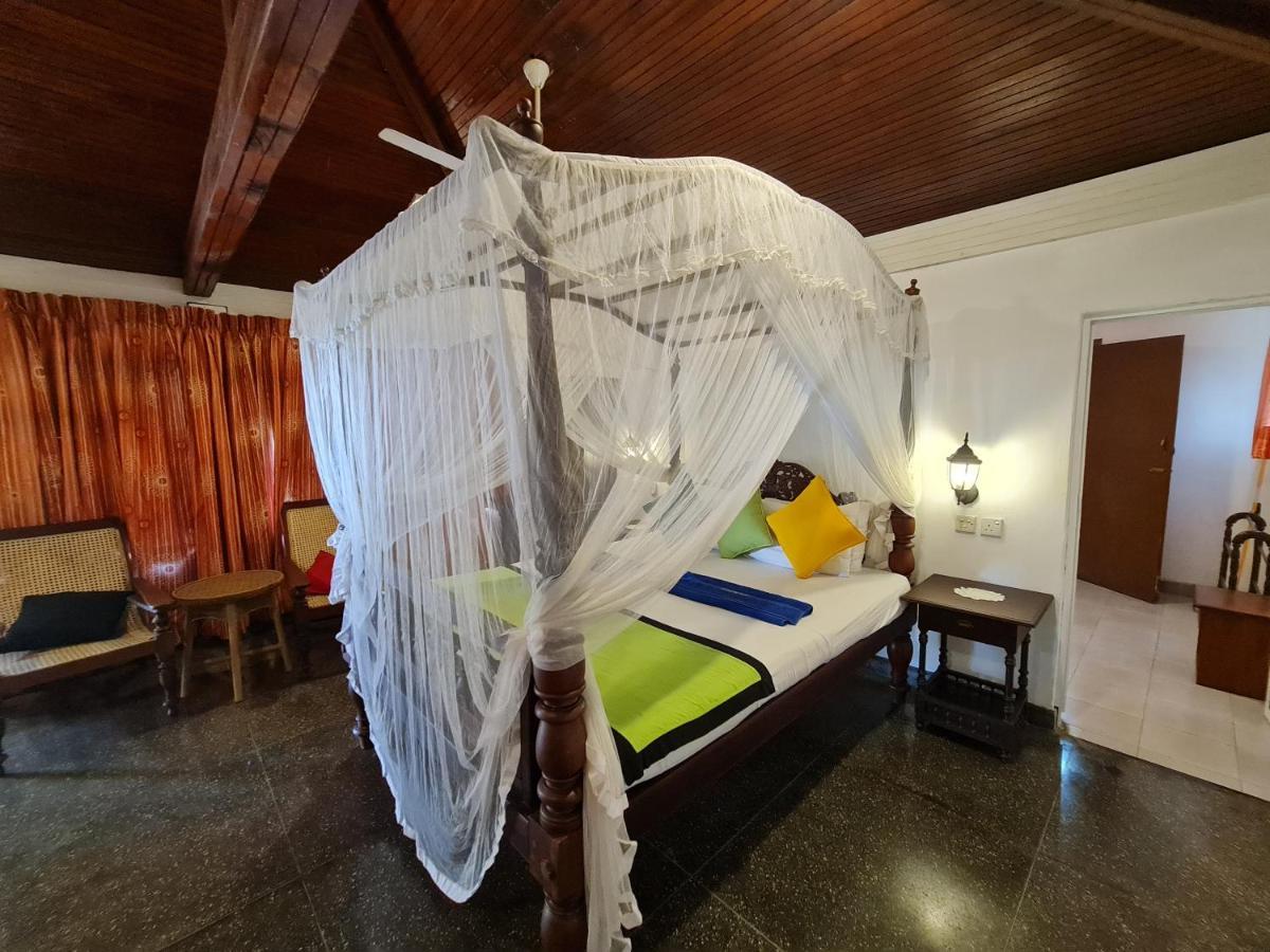 Star Beach Guest House Негомбо Екстер'єр фото