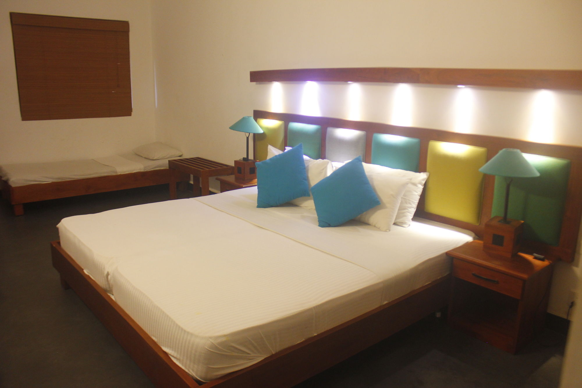 Star Beach Guest House Негомбо Екстер'єр фото