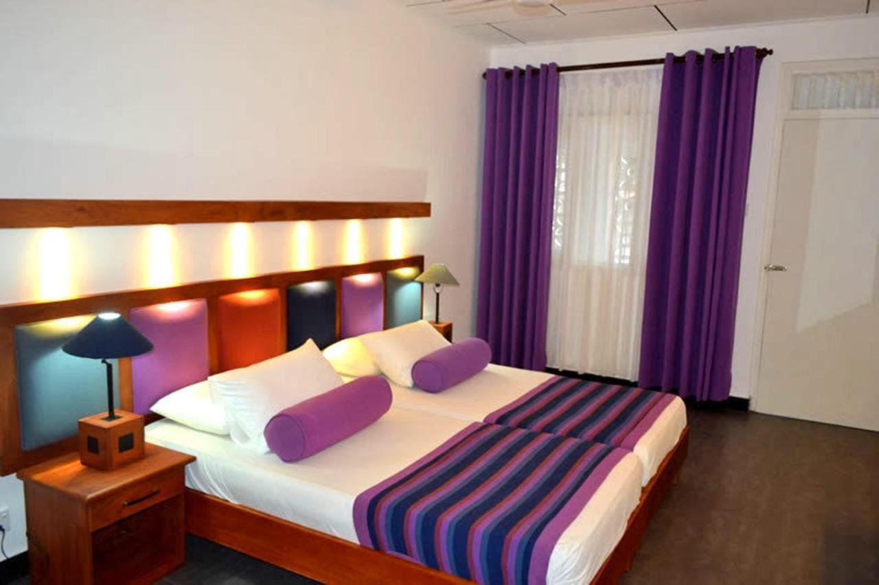 Star Beach Guest House Негомбо Екстер'єр фото