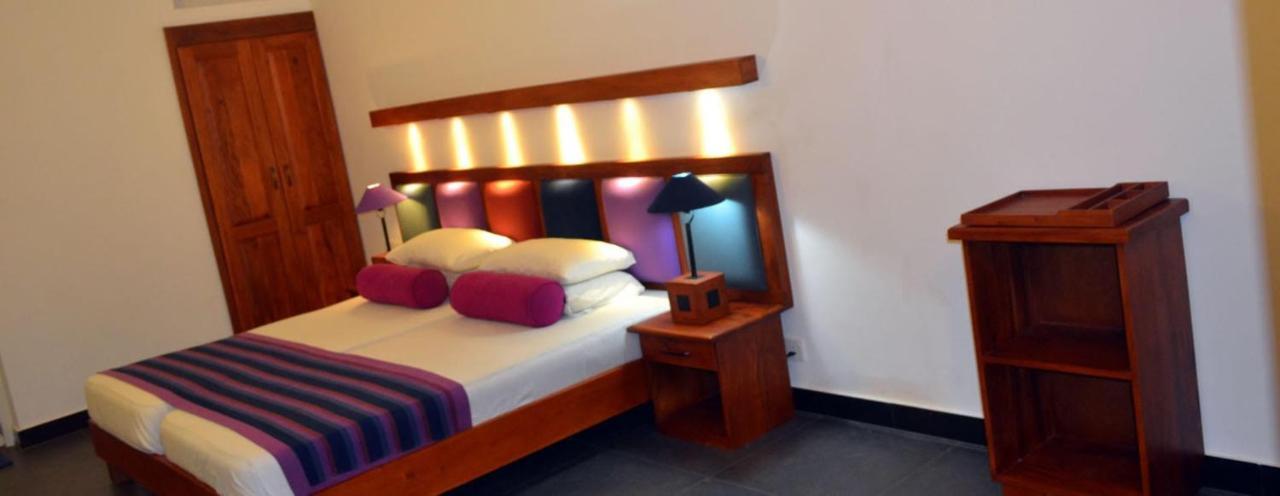 Star Beach Guest House Негомбо Екстер'єр фото