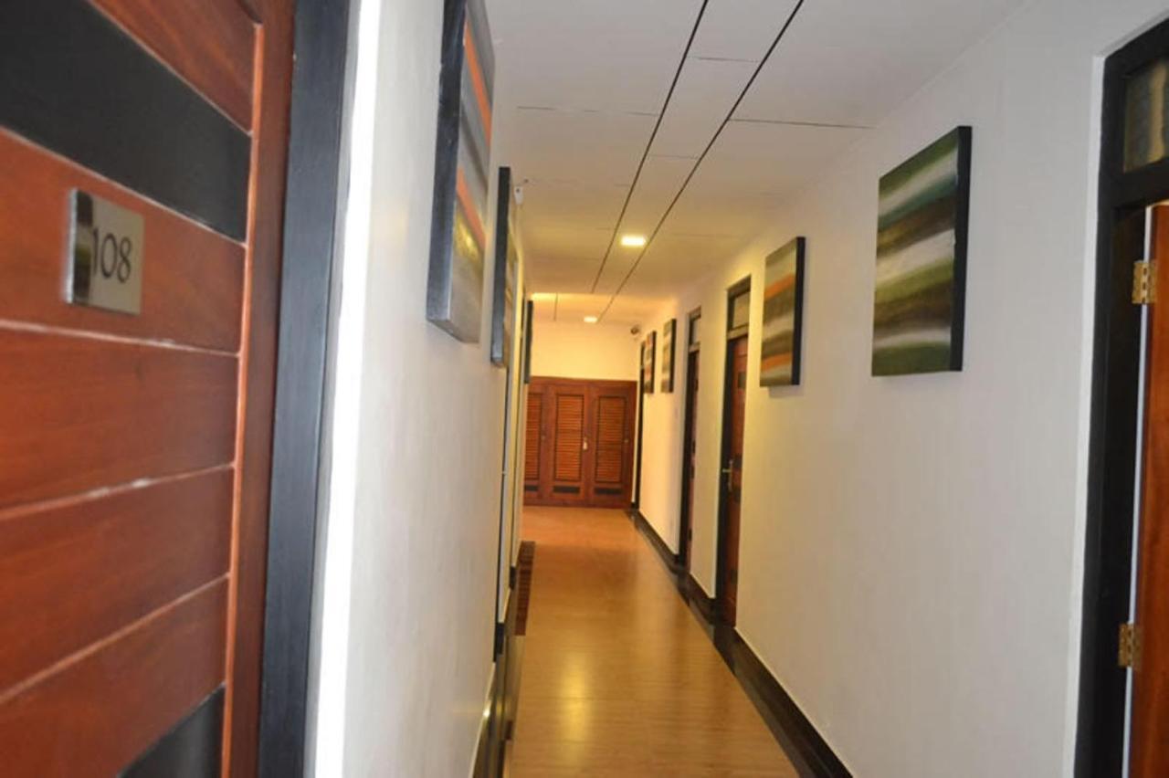 Star Beach Guest House Негомбо Екстер'єр фото