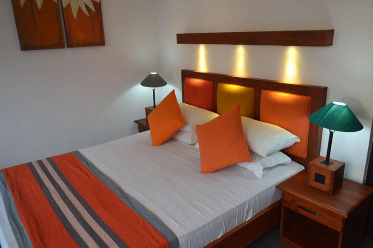 Star Beach Guest House Негомбо Екстер'єр фото